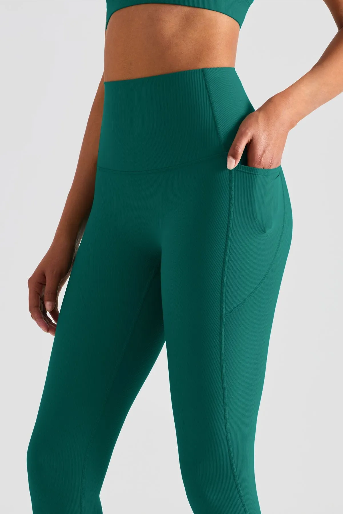 Ribbed Seamless Leggings with Pockets