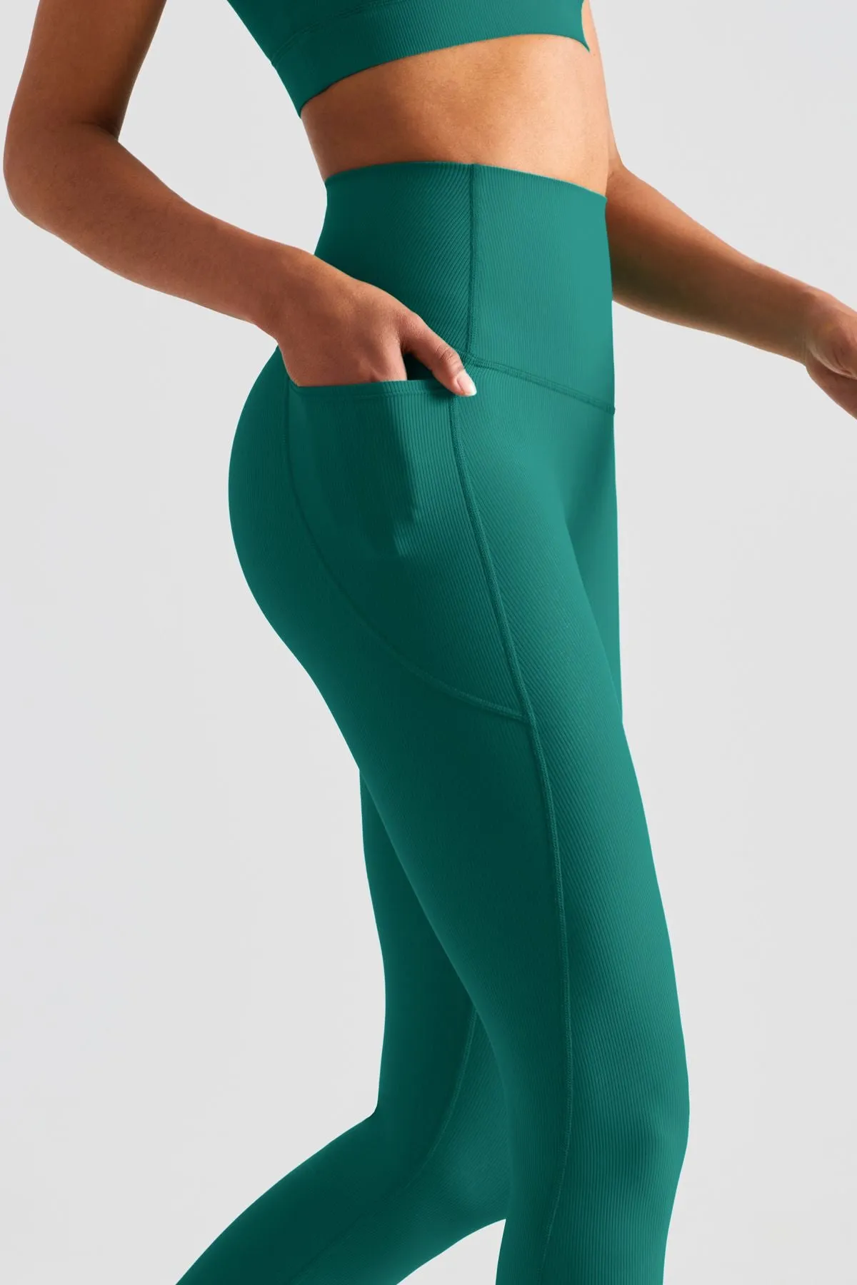 Ribbed Seamless Leggings with Pockets