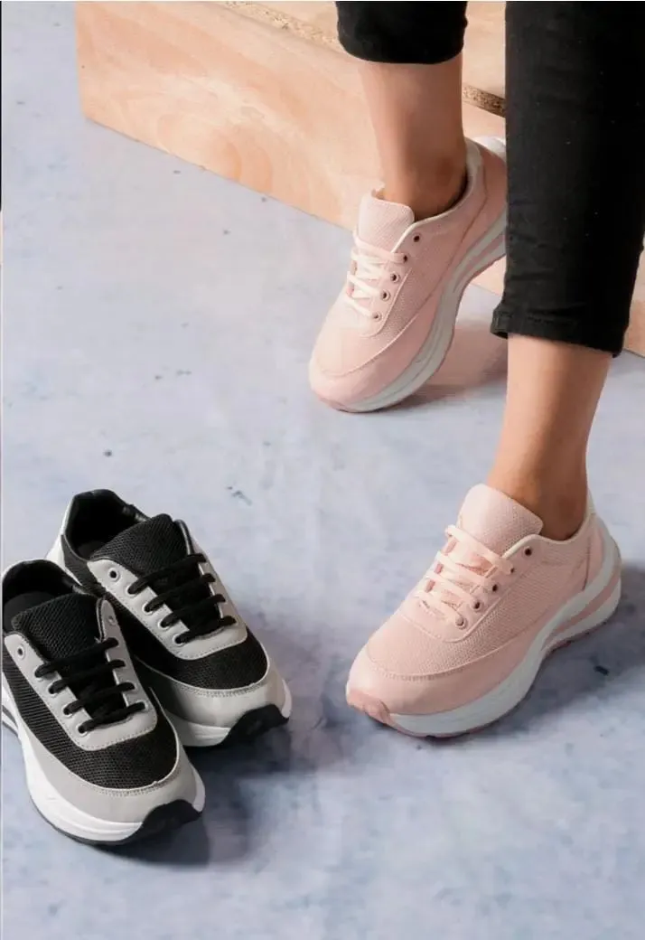 Women premium black sneakers 🔥