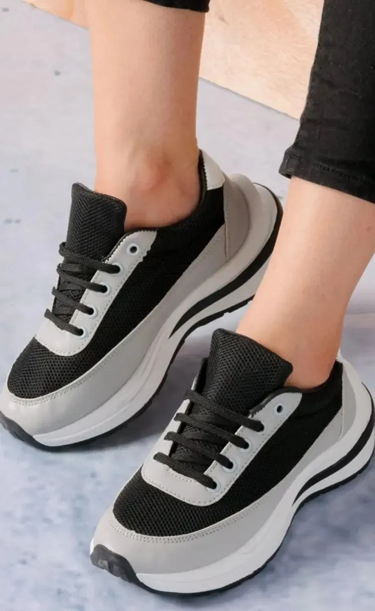 Women premium black sneakers 🔥